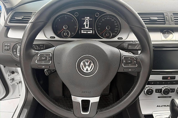 Volkswagen Passat Alltrack 16 of 19