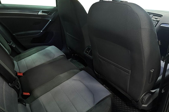 Volkswagen Golf VII 11 of 26