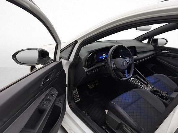 Volkswagen Golf VIII 8 of 30