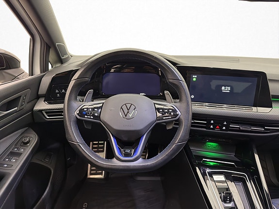 Volkswagen Golf VIII 13 of 30