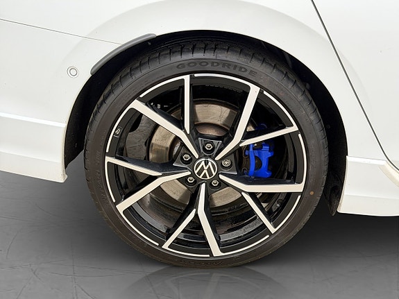 Volkswagen Golf VIII 29 of 30
