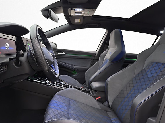 Volkswagen Golf VIII 9 of 30