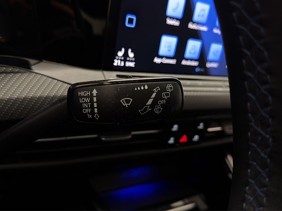 Volkswagen Golf VIII 17 of 30