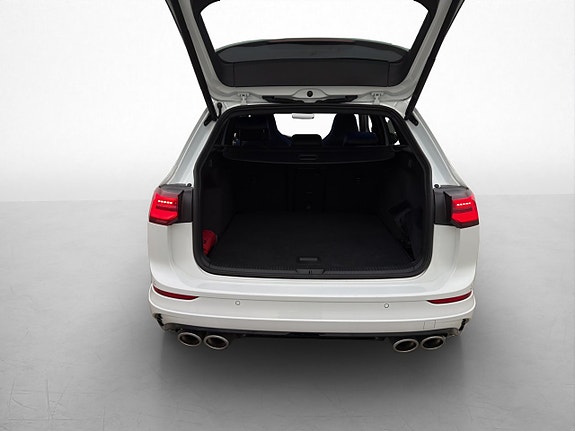 Volkswagen Golf VIII 25 of 30
