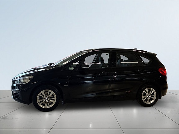 BMW 218 4 of 5
