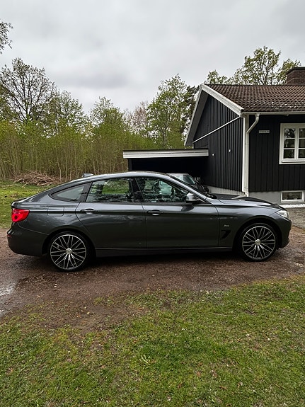 BMW 320d 4 of 5
