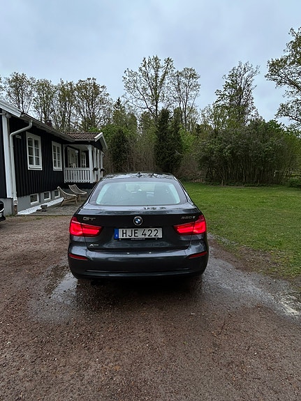 BMW 320d 3 of 5