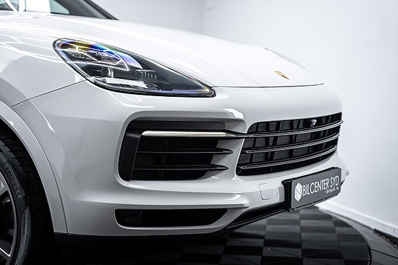 Porsche Cayenne S 5 of 5