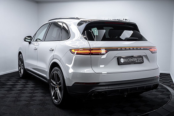 Porsche Cayenne S 8 of 27