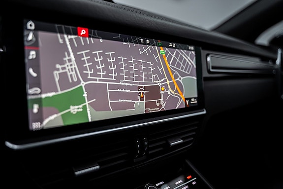 Porsche Cayenne S 19 of 27