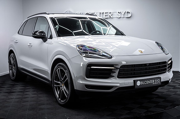 Porsche Cayenne S 4 of 5