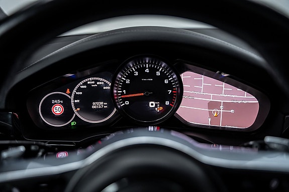 Porsche Cayenne S 18 of 27
