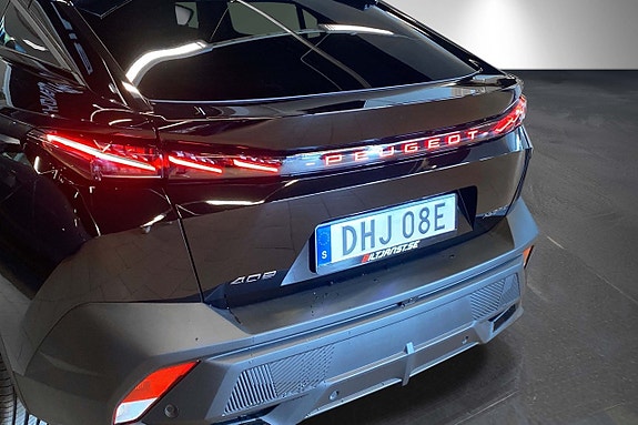 Peugeot 408 2 of 3