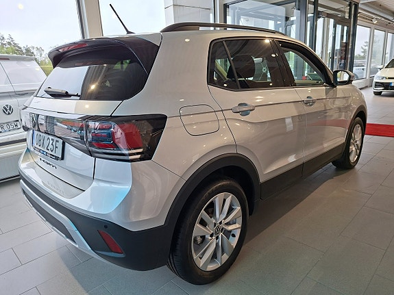 Volkswagen T-Cross 2 of 5