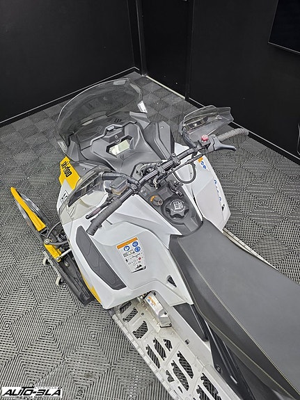 Ski-Doo MXZ Neo 4 of 6