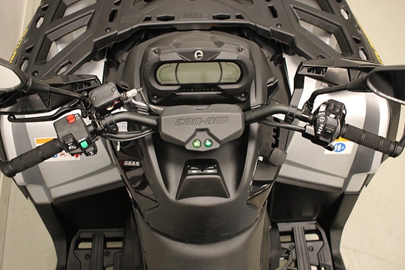 Can-Am Outlander MAX 1000 XT-P T3B 2024 *MOMSAD 9 of 16