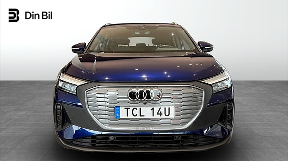Audi Q4 e-tron 4 of 5