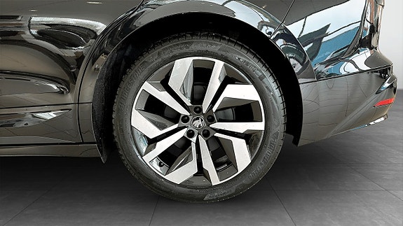 Skoda Enyaq 4 of 5