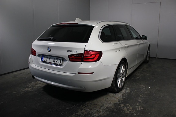 BMW 520 4 of 5