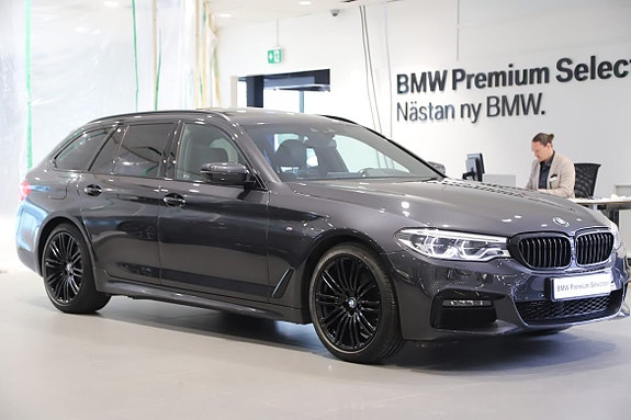 BMW 520d 3 of 5