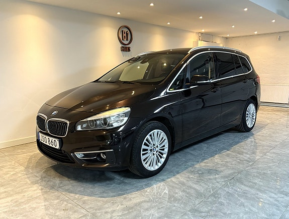 BMW 218 2 of 5