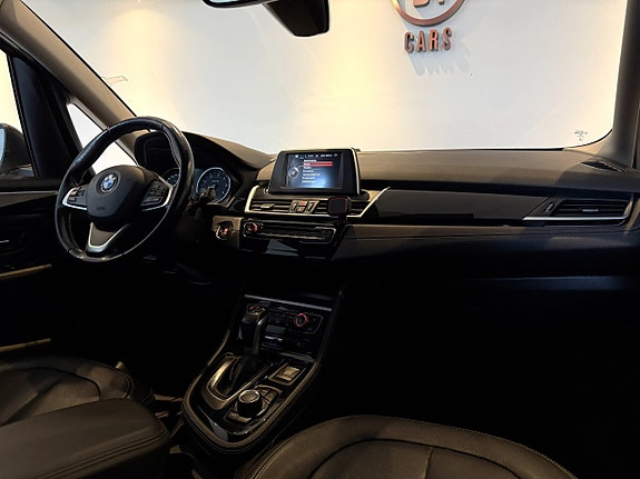 BMW 218 14 of 21