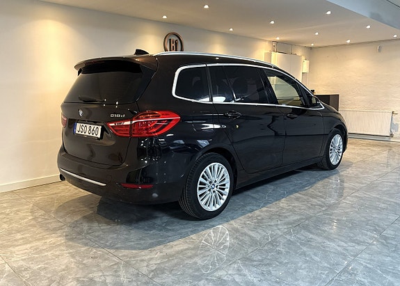 BMW 218 4 of 5