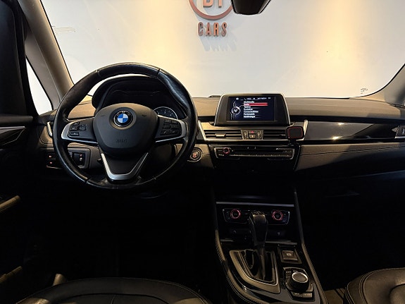 BMW 218 15 of 21