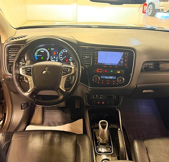 Mitsubishi Outlander 13 of 23