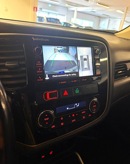 Mitsubishi Outlander 16 of 23