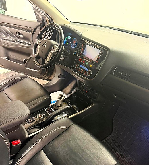 Mitsubishi Outlander 20 of 23