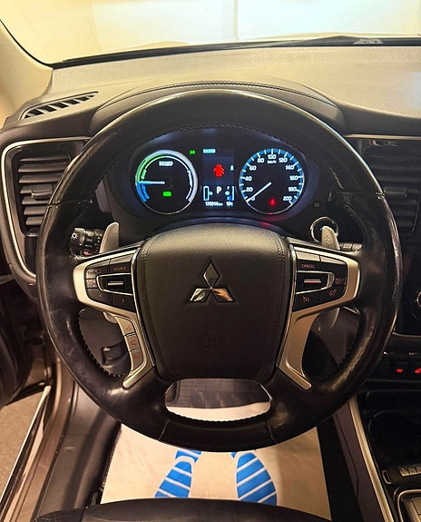 Mitsubishi Outlander 14 of 23