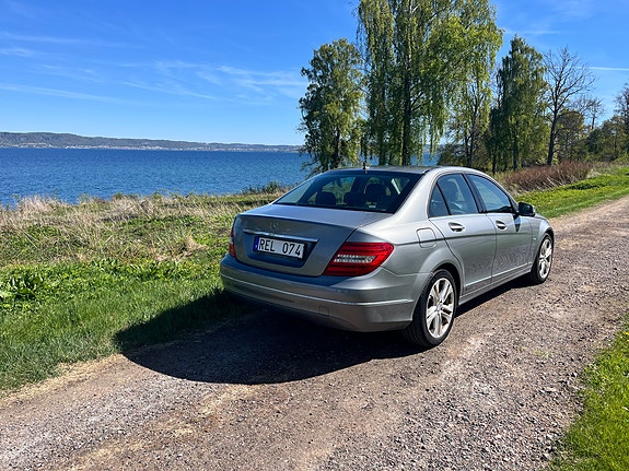 Mercedes-Benz C180 2 of 5