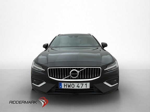 Volvo V60 2 of 5
