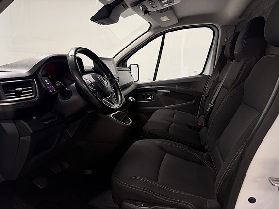 Renault Trafic 7 of 11