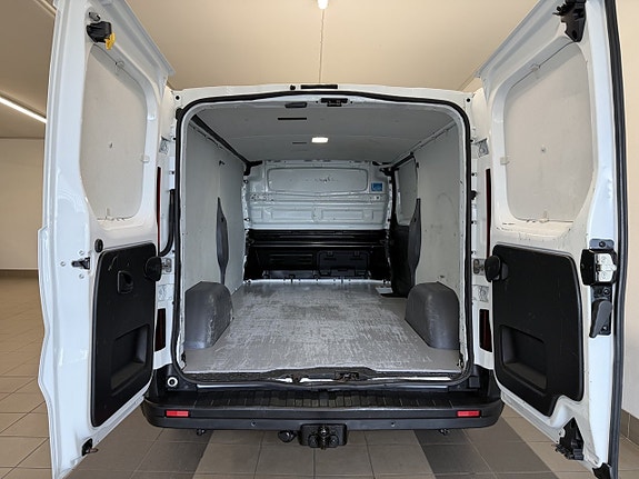 Renault Trafic 11 of 11