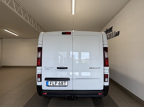 Renault Trafic 4 of 11