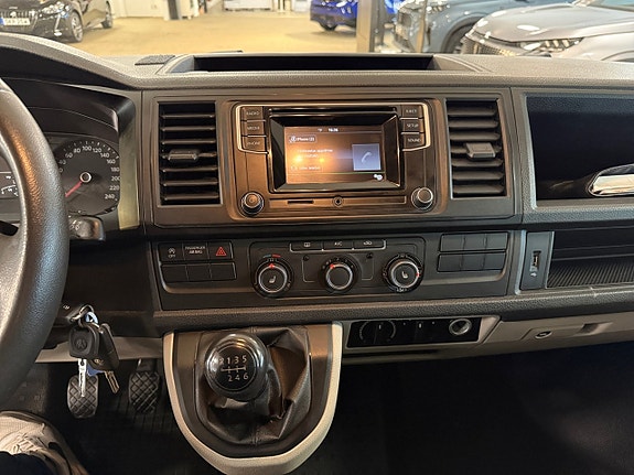 Volkswagen Transporter 9 of 12