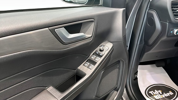 Ford Kuga 11 of 12