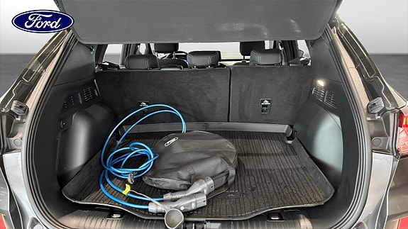 Ford Kuga 10 of 12