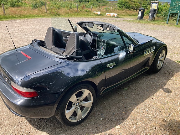 BMW Z3 2 of 5