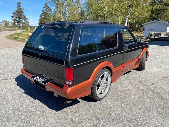 GMC Typhoon 3 of 5