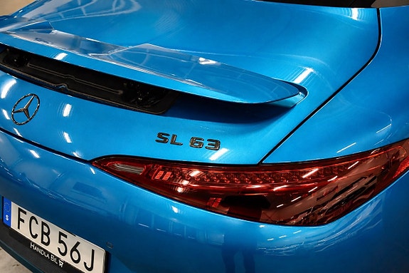 Mercedes-Benz SL63 8 of 24