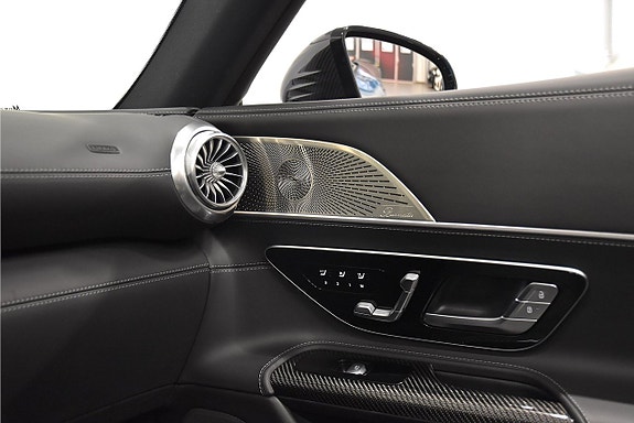 Mercedes-Benz SL63 16 of 24