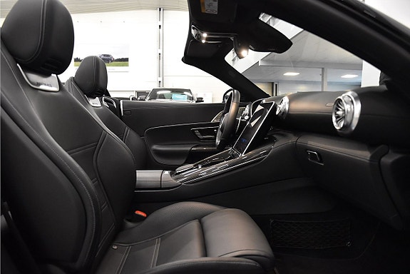Mercedes-Benz SL63 14 of 24