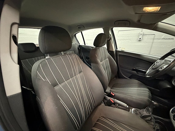 Opel Corsa 12 of 13
