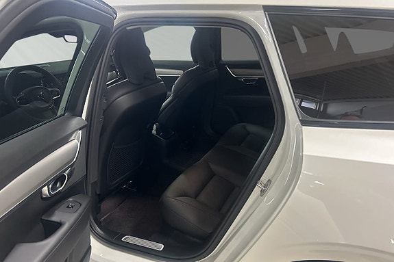 Volvo V90 8 of 30