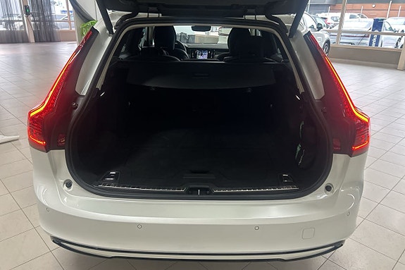 Volvo V90 13 of 30