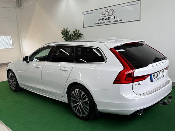 Volvo V90 3 of 5