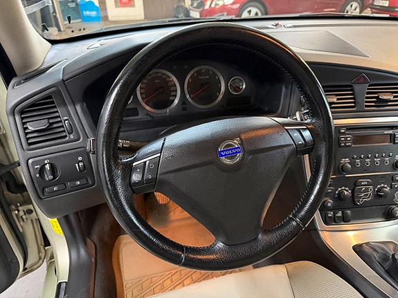 Volvo V70 15 of 17